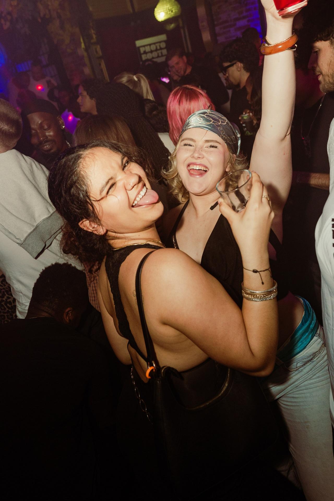 Friends enjoying Amapiano at AfroGasm Breda